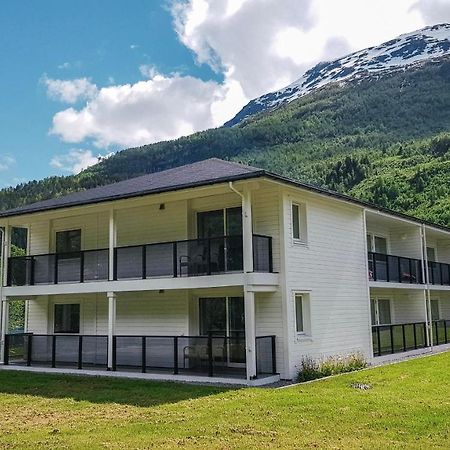 Loen Apartments Bagian luar foto