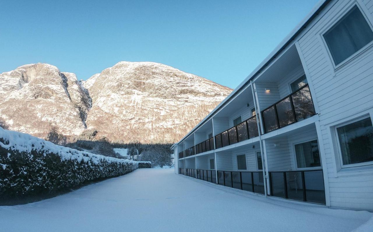 Loen Apartments Bagian luar foto