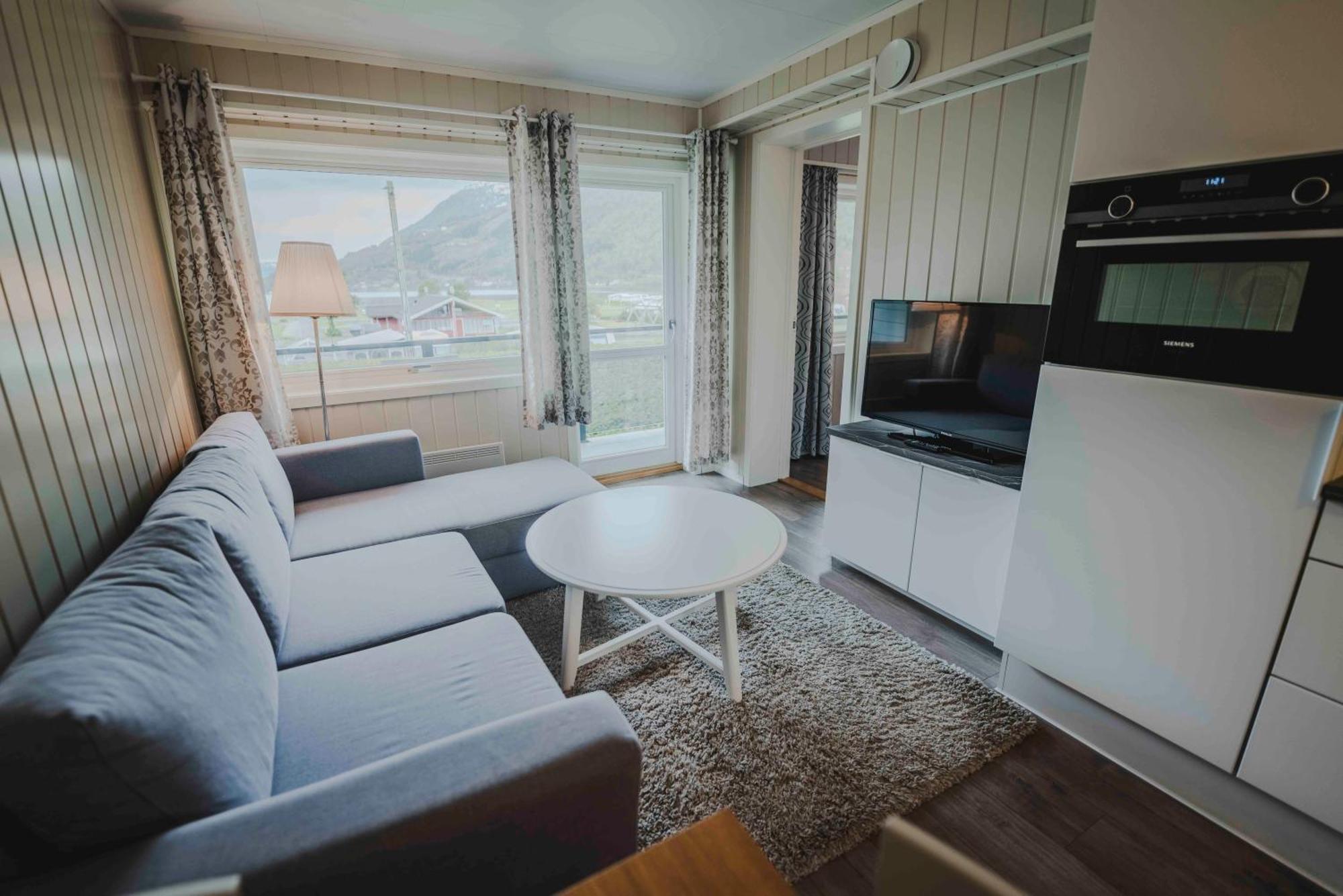 Loen Apartments Bagian luar foto