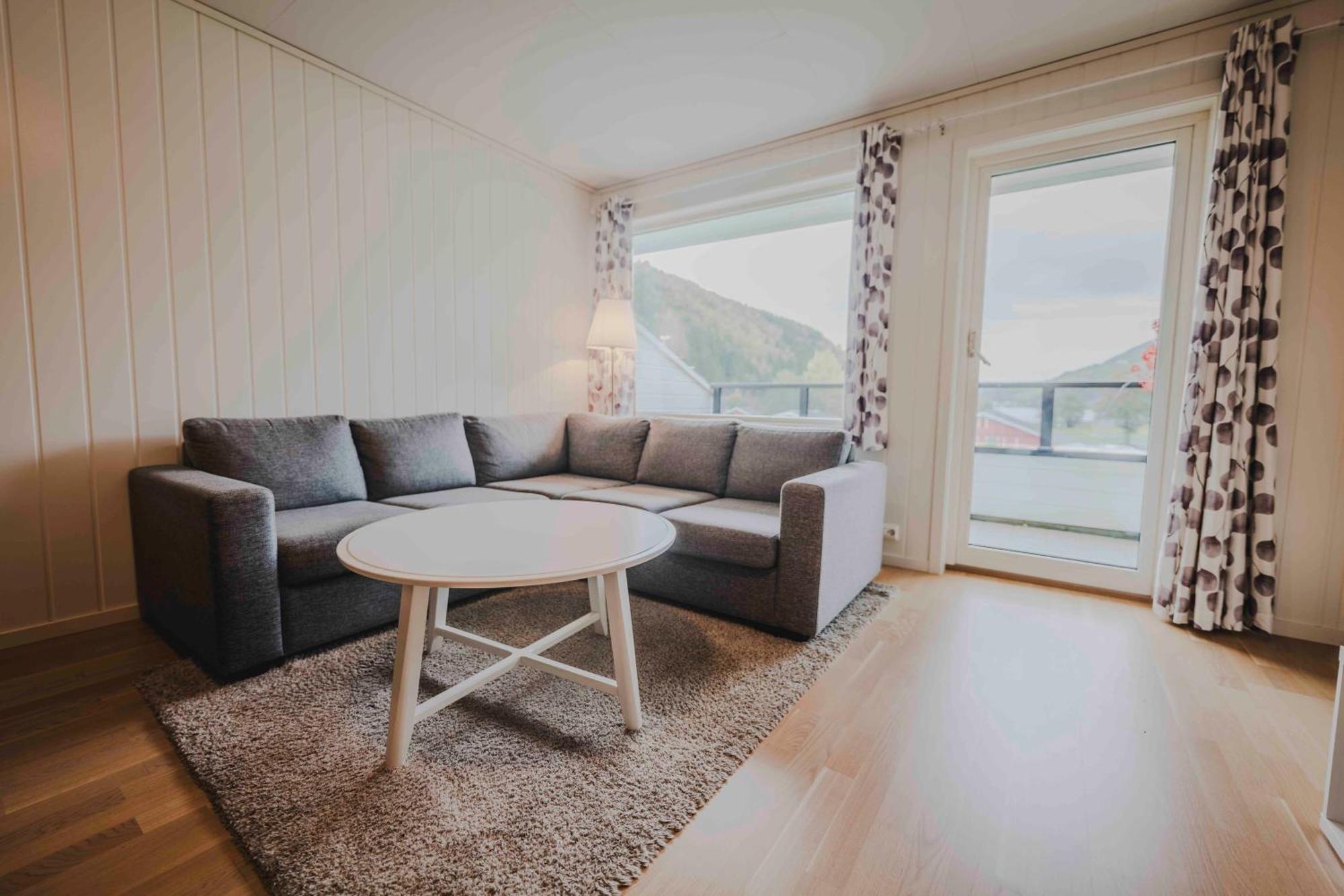 Loen Apartments Bagian luar foto